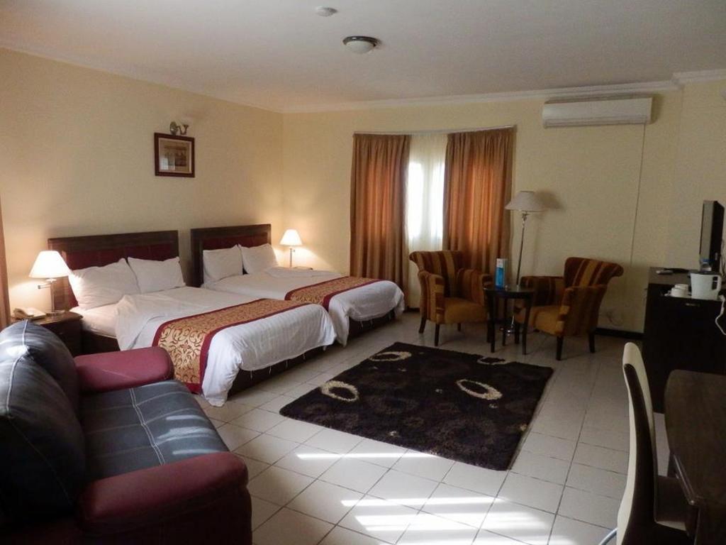 Blue Lodge Hotel Lagos Bilik gambar
